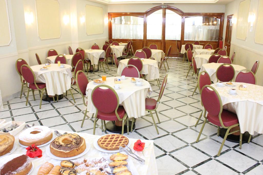 Romulus Hotel