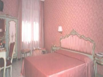 Romulus Hotel