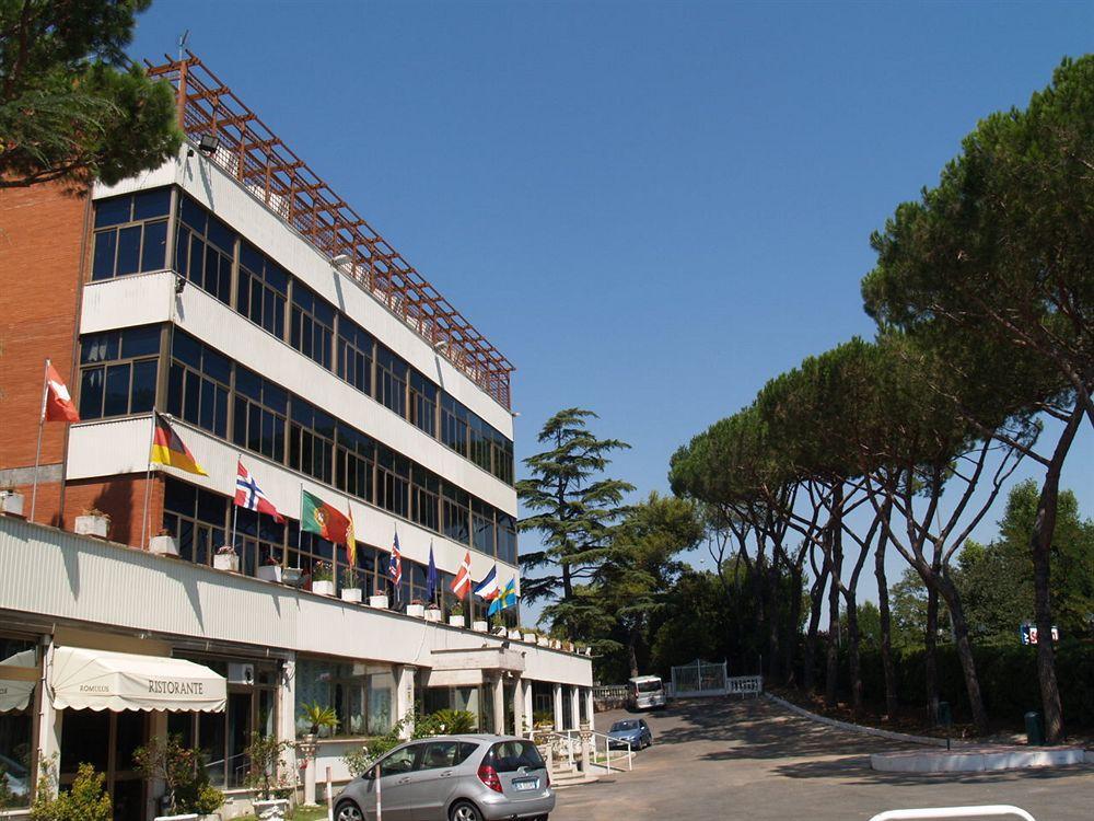 Romulus Hotel 3*